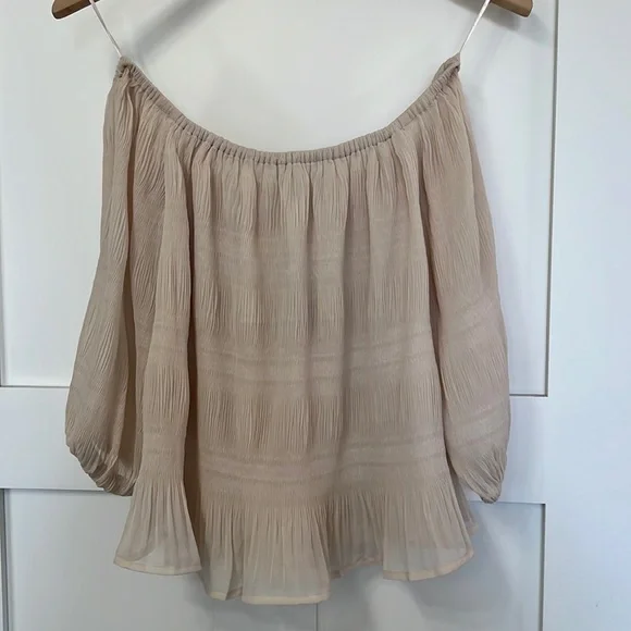 NWT Express Off the Shoulder Top XS - Picture 3 of 8